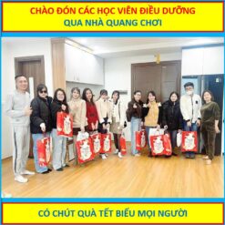 Các học viên qua nhà Quang liên hoan tất niên Tết